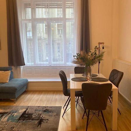 Blue Danube Apartment Downtown With Free Parking Budapeste Exterior foto